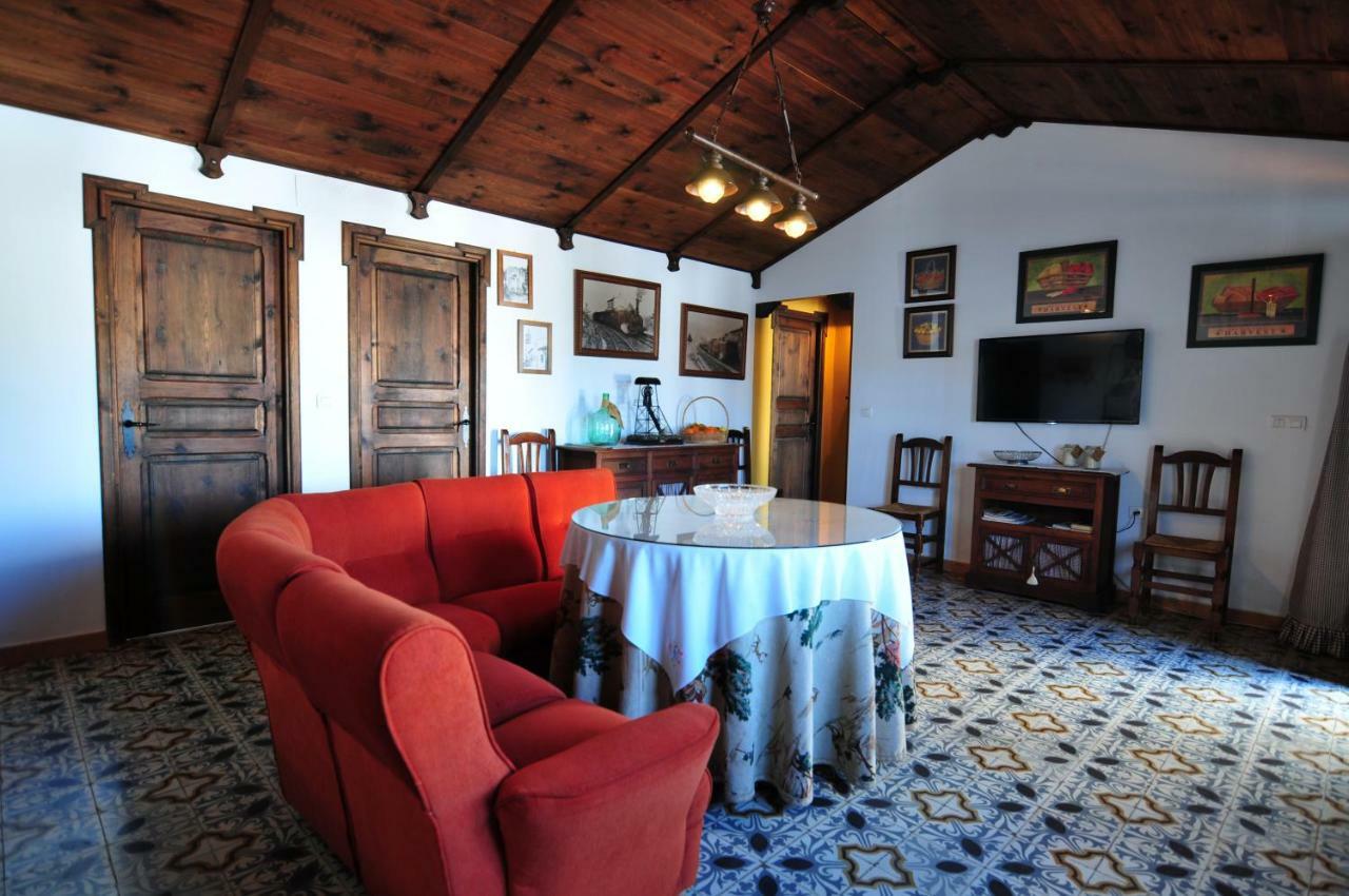 El Romerito Guest House Zalamea la Real Bagian luar foto