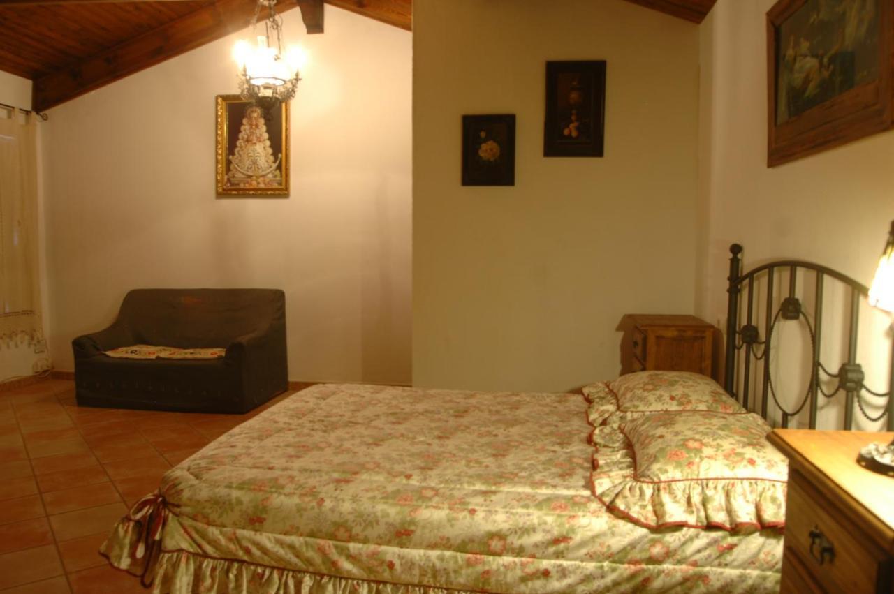 El Romerito Guest House Zalamea la Real Bagian luar foto